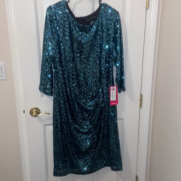 Jessica Howard Dresses & Skirts - Jessica Howard knee length dress… blue sequins